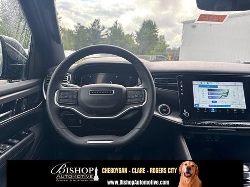 Used 2024 Jeep Wagoneer Series II AWD/4WD image 15