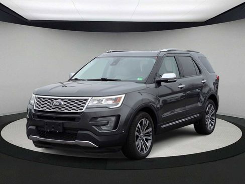 Used 2017 Ford Explorer Platinum image 4