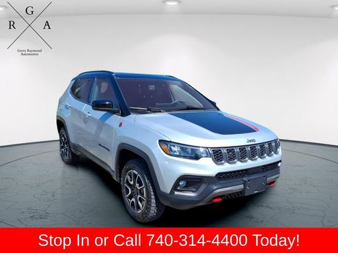 Used 2026 Jeep Compass Trailhawk AWD/4WD image 1