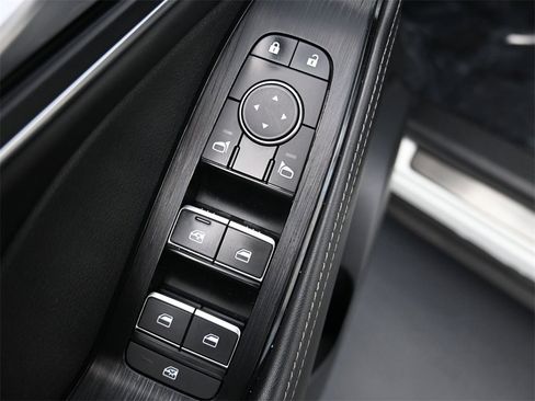 Used 2022 Nissan Rogue Platinum w/ Head-Up Display Package image 4