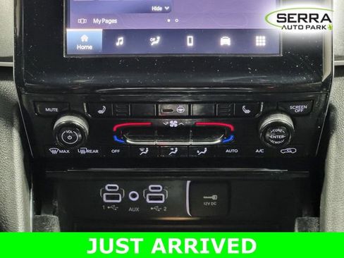 Used 2022 Jeep Grand Cherokee L Laredo image 21