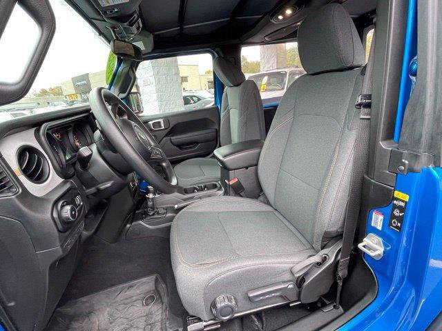 Used 2025 Jeep Wrangler Sport AWD/4WD image 11