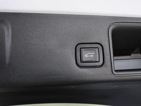 Used 2022 GMC Terrain SLE w/ Driver Convenience Package AWD/4WD image 21