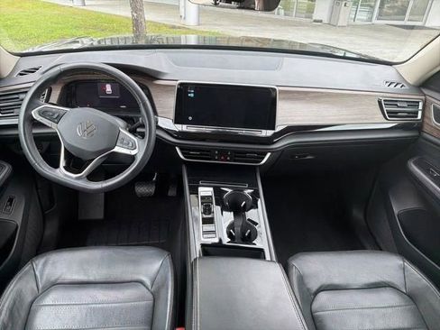 Used 2024 Volkswagen Atlas SEL image 13