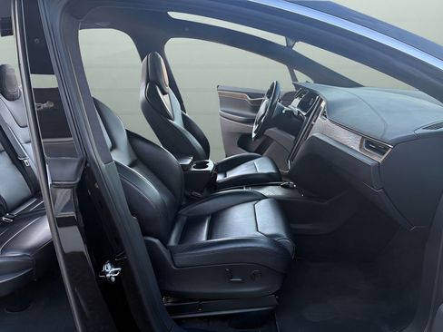 Used 2019 Tesla Model X 100D image 17