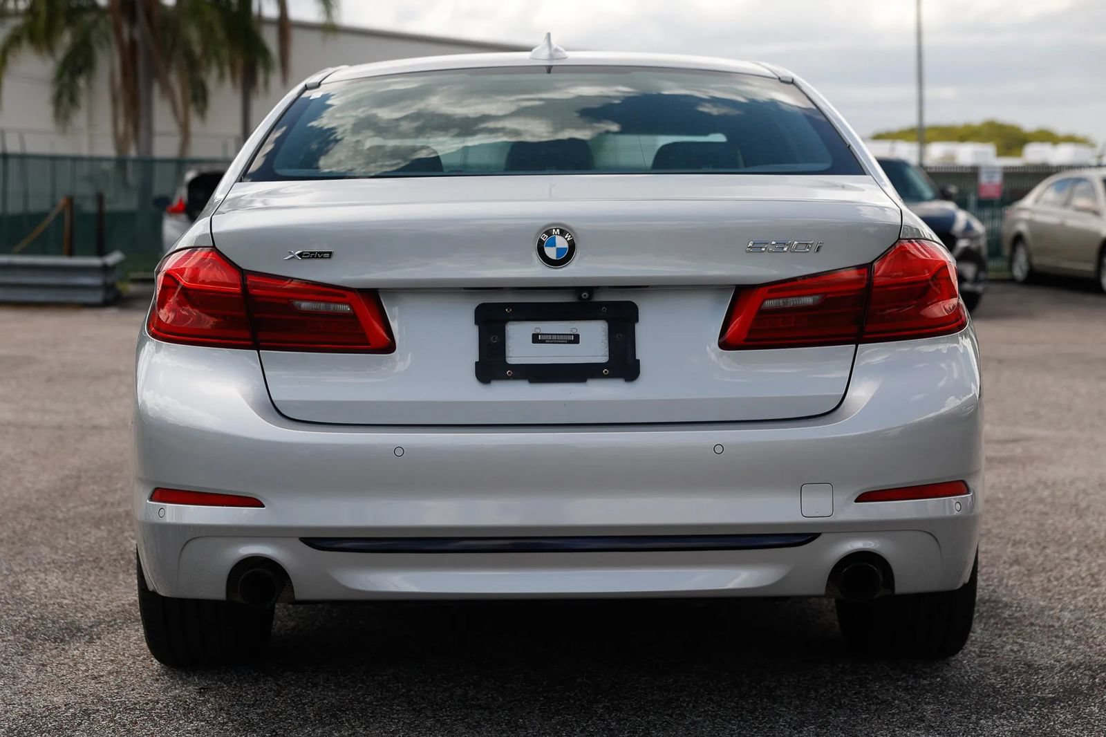 Used 2019 BMW 530i xDrive w/ Convenience Package AWD/4WD image 4