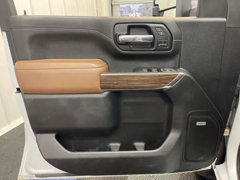 Used 2023 Chevrolet Silverado 3500 High Country w/ Z71 Off-Road Package image 8