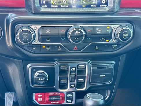 Used 2022 Jeep Gladiator Rubicon w/ LED Lighting Group AWD/4WD image 18