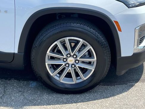 Certified 2023 Chevrolet Traverse LT FWD image 8