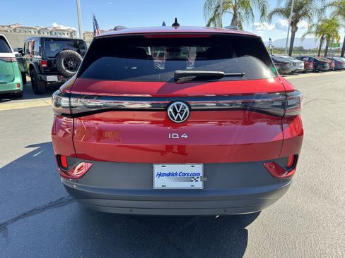 Certified 2025 Volkswagen ID.4 Pro S image 9