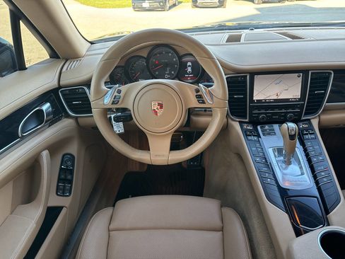Used 2012 Porsche Panamera 4 image 13