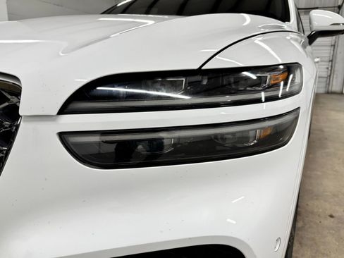 Used 2022 Genesis GV70 2.5T w/ Sport Prestige Package AWD/4WD image 9