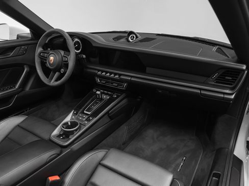 Certified 2023 Porsche 911 Carrera GTS RWD image 29