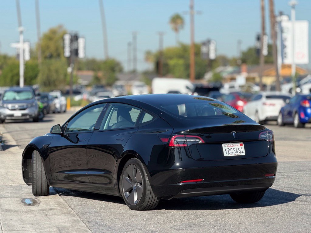 Used 2022 Tesla Model 3 RWD image 2