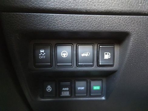 Used 2020 Nissan Rogue SL AWD/4WD image 16