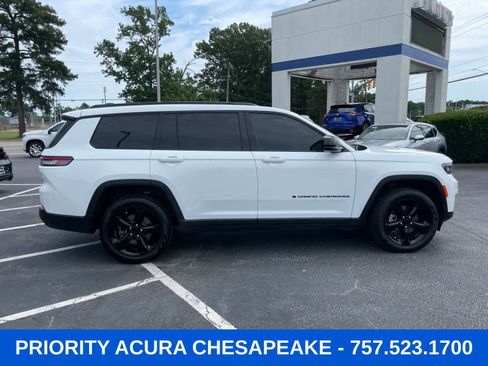 Used 2025 Jeep Grand Cherokee L Limited w/ Black Appearance Package AWD/4WD image 6