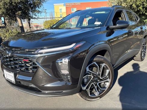 Used 2024 Chevrolet Trax RS w/ Sunroof Package image 1