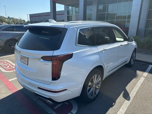 Used 2024 Cadillac XT6 Premium Luxury w/ Platinum Package FWD image 3