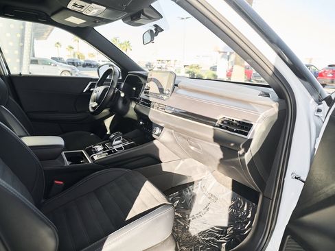 Used 2024 Mitsubishi Outlander Ralliart image 28