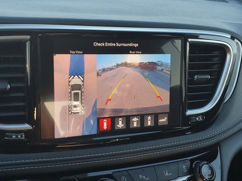 New 2026 Chrysler Pacifica Limited w/ S Appearance Package image 25