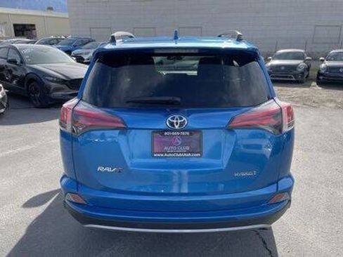 Used 2017 Toyota RAV4 LE Plus image 4