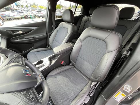 Used 2025 Buick Envista Preferred FWD image 35