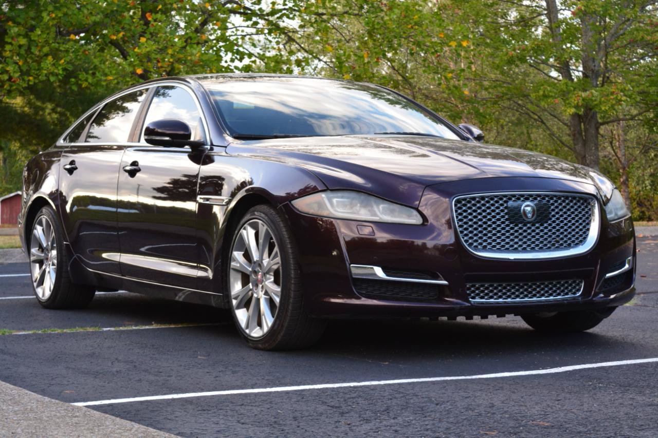 Used 2016 Jaguar XJ L Portfolio RWD image 3