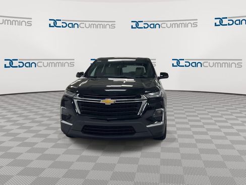 Used 2023 Chevrolet Traverse LS FWD image 3