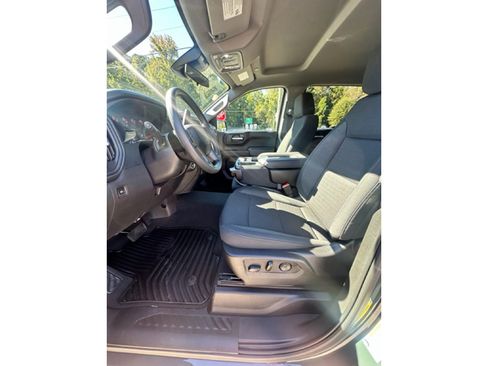 Used 2025 Chevrolet Silverado 1500 Custom Trail Boss w/ LPO, Dark Essentials Package image 11