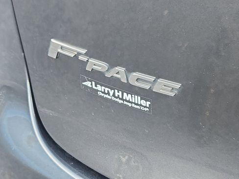 Used 2017 Jaguar F-PACE S image 25