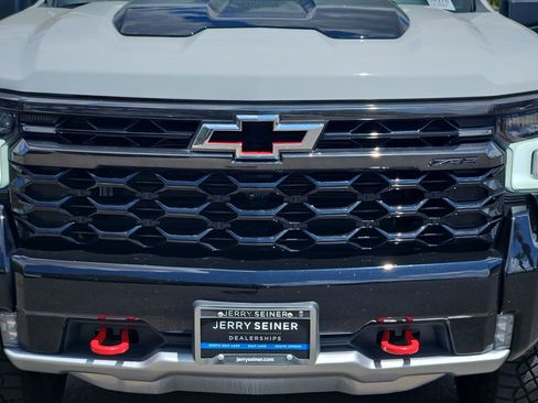 Used 2024 Chevrolet Silverado 1500 ZR2 w/ Technology Package AWD/4WD image 9