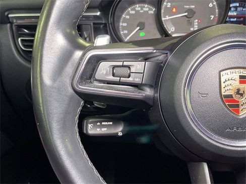 Used 2022 Porsche Macan image 41