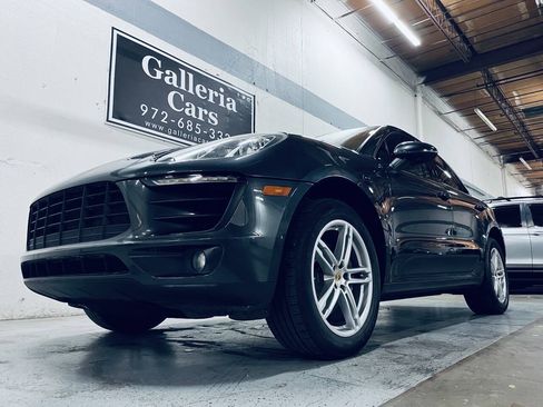 Used 2017 Porsche Macan AWD/4WD image 2