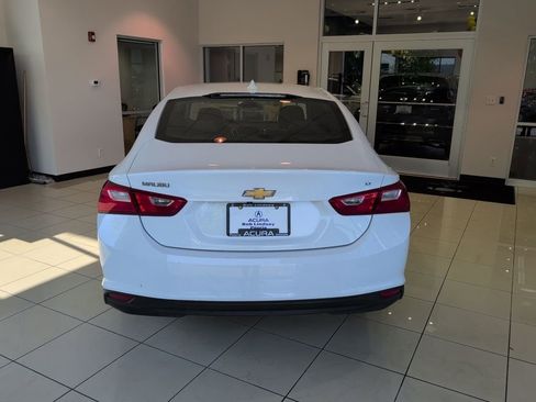 Used 2018 Chevrolet Malibu LT w/ LPO, Convenience Package 2 FWD image 4