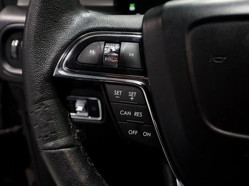 Used 2022 Lincoln Nautilus FWD w/ Premium Package image 29