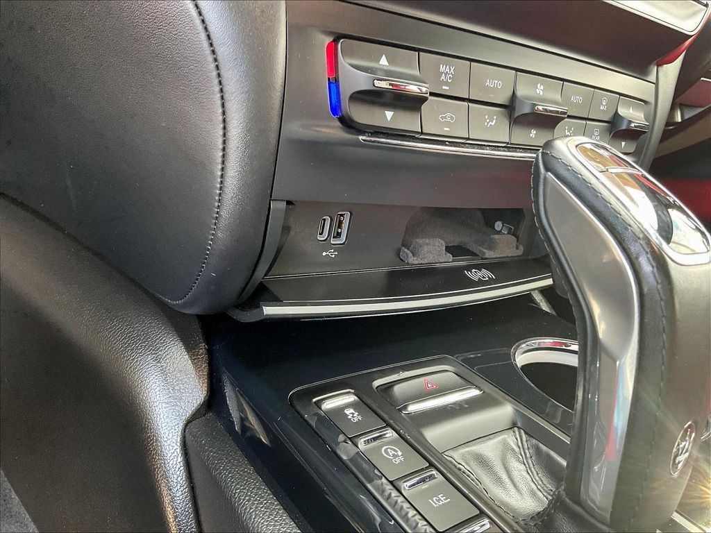 Used 2022 Maserati Ghibli Modena Q4 AWD/4WD image 16