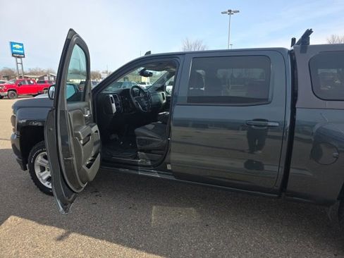 Used 2018 Chevrolet Silverado 1500 LT w/ All Star Edition image 9