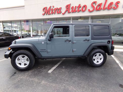 Used 2015 Jeep Wrangler Unlimited Sport w/ Quick Order Package 24S AWD/4WD image 40