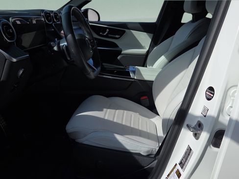 Certified 2024 Mercedes-Benz GLC 300 image 10