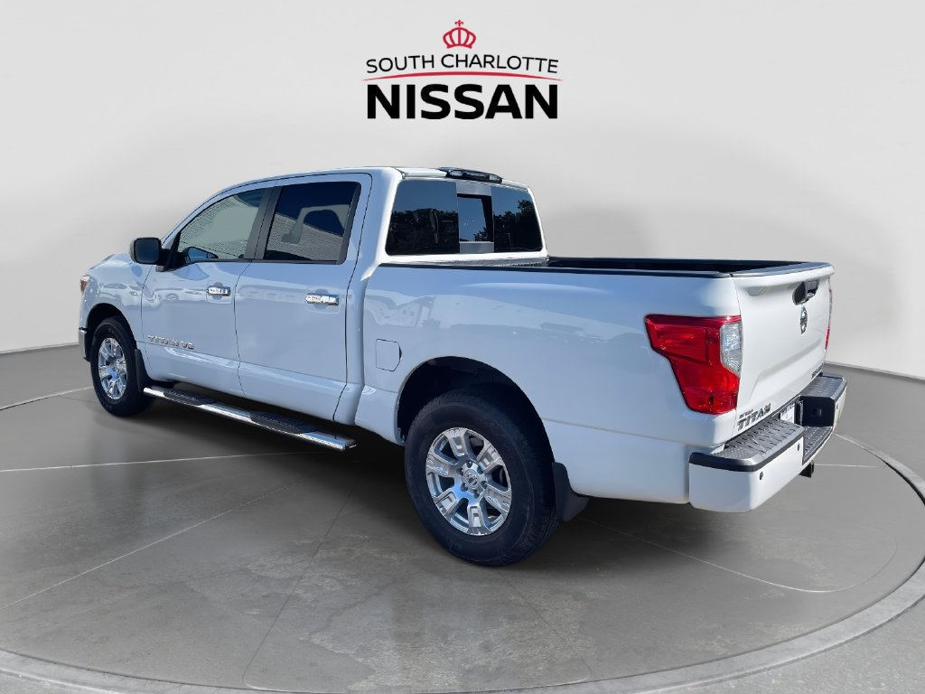 Used 2018 Nissan Titan SV w/ SV Convenience Package AWD/4WD image 4