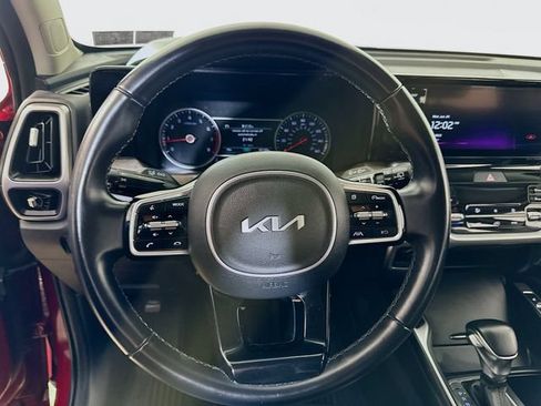Used 2022 Kia Sorento S w/ Panoramic Sunroof Package AWD/4WD image 11