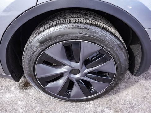 Used 2025 Tesla Model Y Long Range image 8