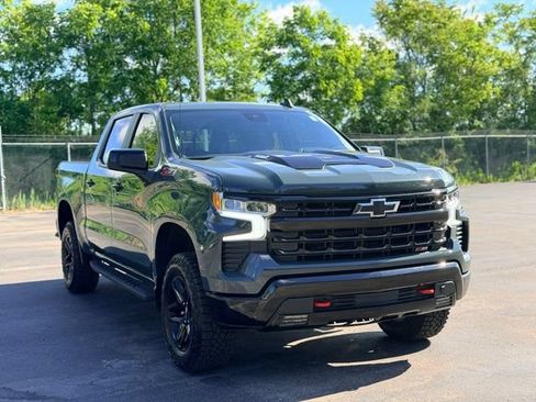 Used 2025 Chevrolet Silverado 1500 LT Trail Boss w/ Convenience Package II AWD/4WD image 4