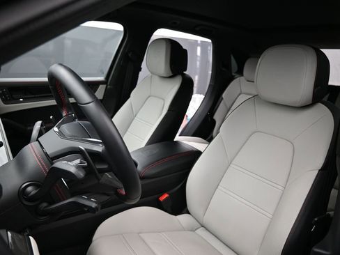 New 2025 Porsche Cayenne GTS image 5
