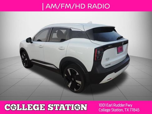 Used 2025 Nissan Kicks SR FWD image 6