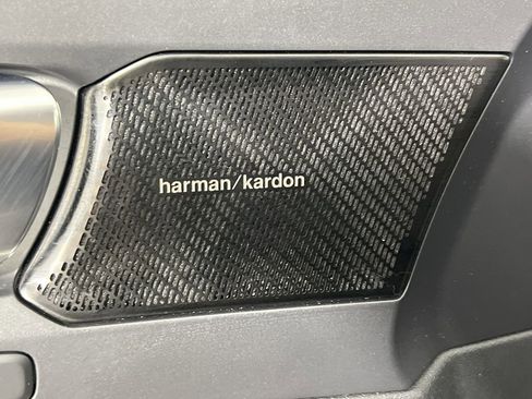 Used 2021 Volvo XC40 T5 R-Design w/ Advanced Package image 14