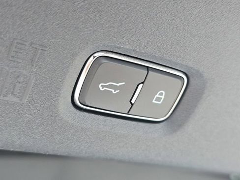Used 2025 Ford Expedition Platinum AWD/4WD image 17