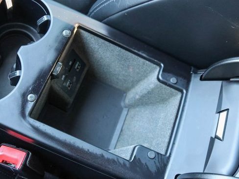 Used 2019 Porsche Macan image 21