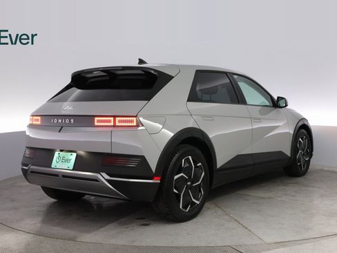 Used 2024 Hyundai Ioniq 5 SEL image 12
