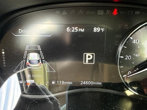 Used 2023 Nissan Kicks SV FWD image 9